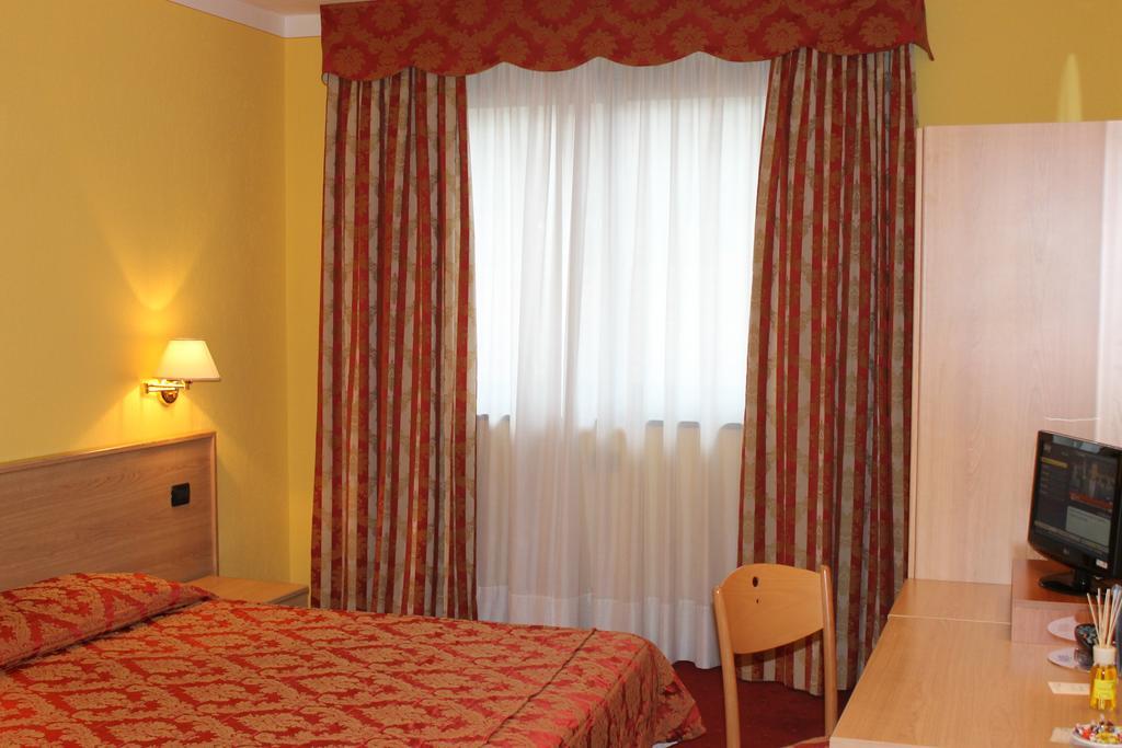 Relais St Gilles Ξενοδοχείο Verrès Δωμάτιο φωτογραφία