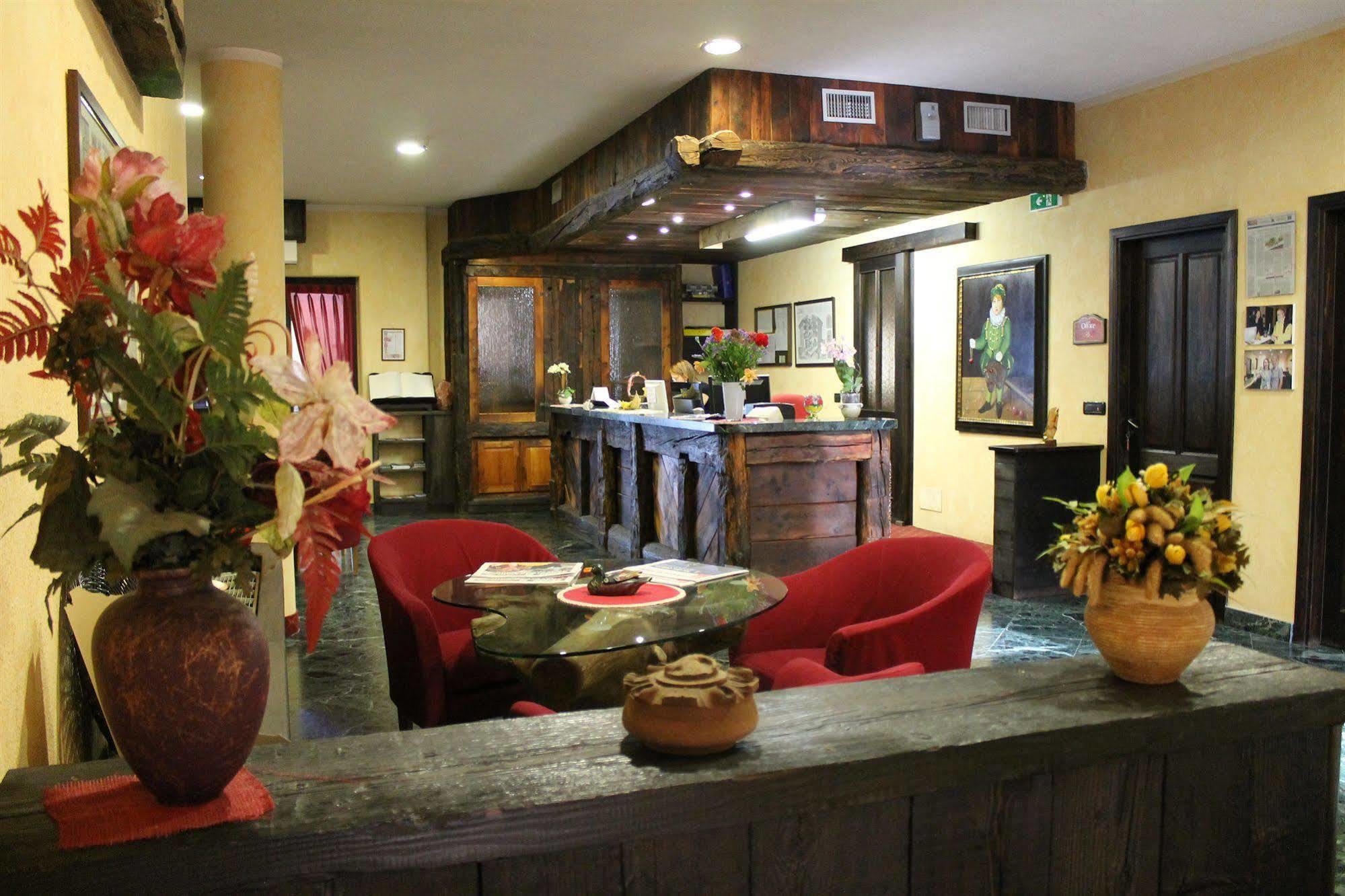 Relais St Gilles Ξενοδοχείο Verrès Εξωτερικό φωτογραφία