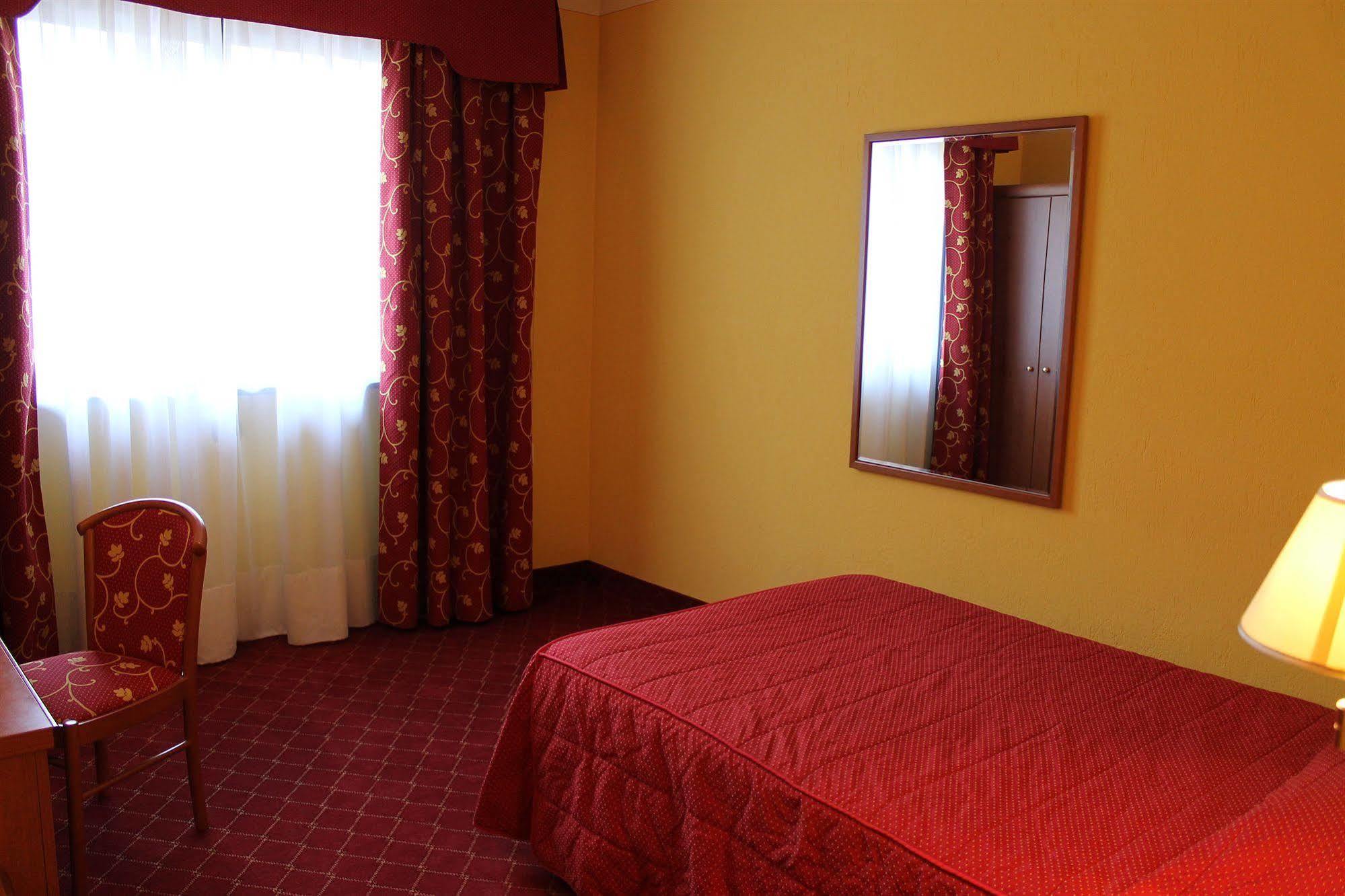 Relais St Gilles Ξενοδοχείο Verrès Εξωτερικό φωτογραφία